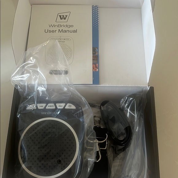 WinBridge Black Portable Speaker with Wearable Design and Voice Amplification - Picture 6 of 7